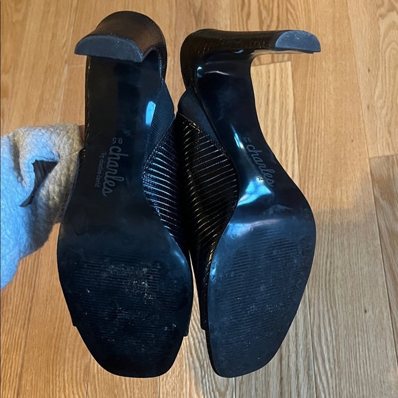 Black Heeled high heels by charles david sz 9.5 - Picture 8 of 12